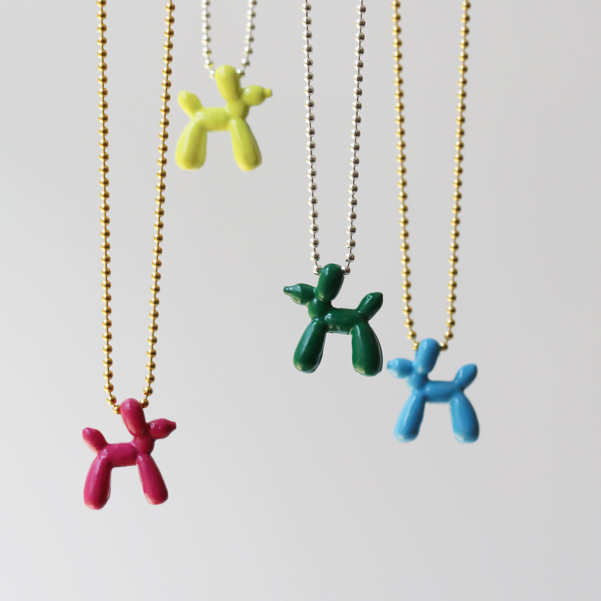 BALLOON DOG NECKLACE