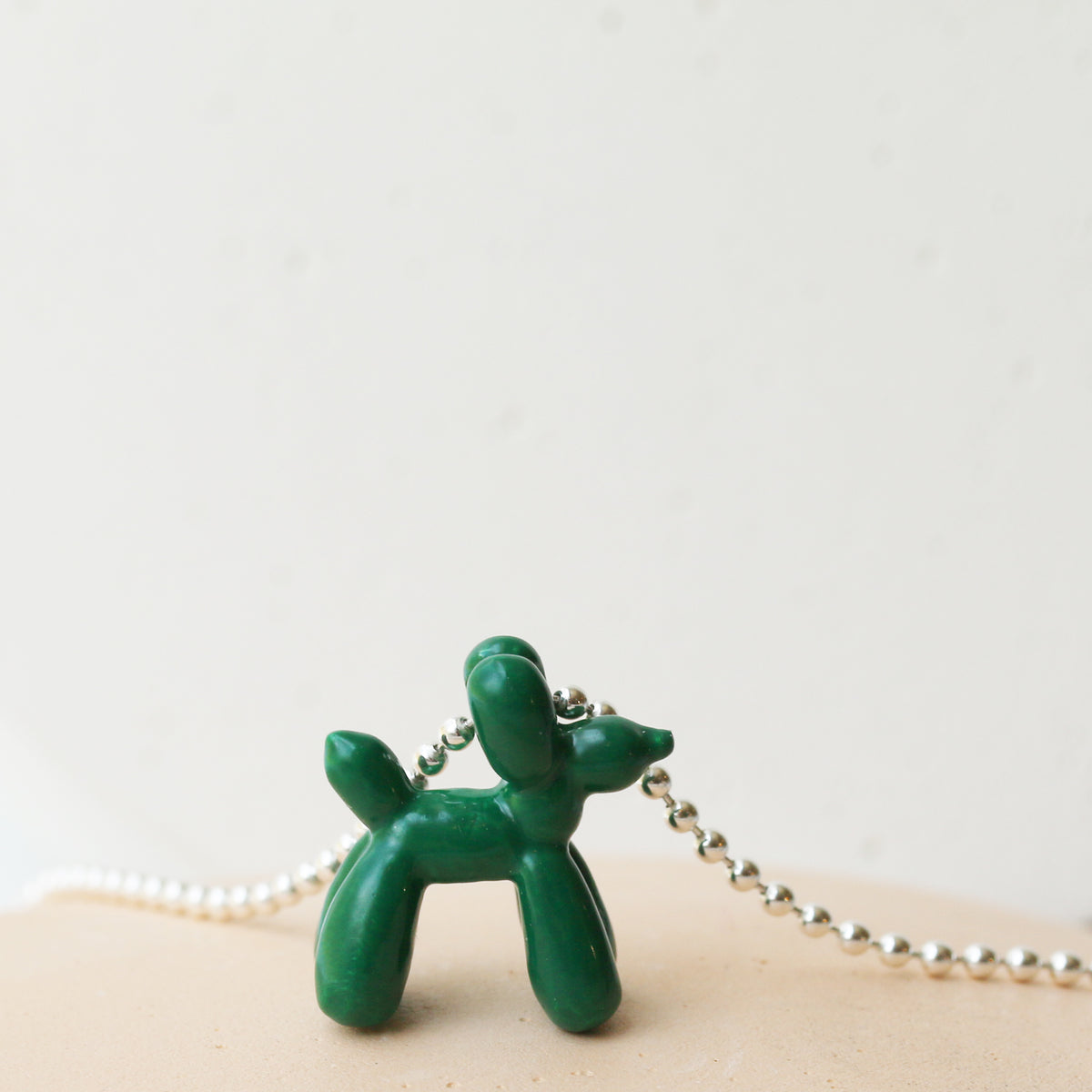 BALLOON DOG NECKLACE