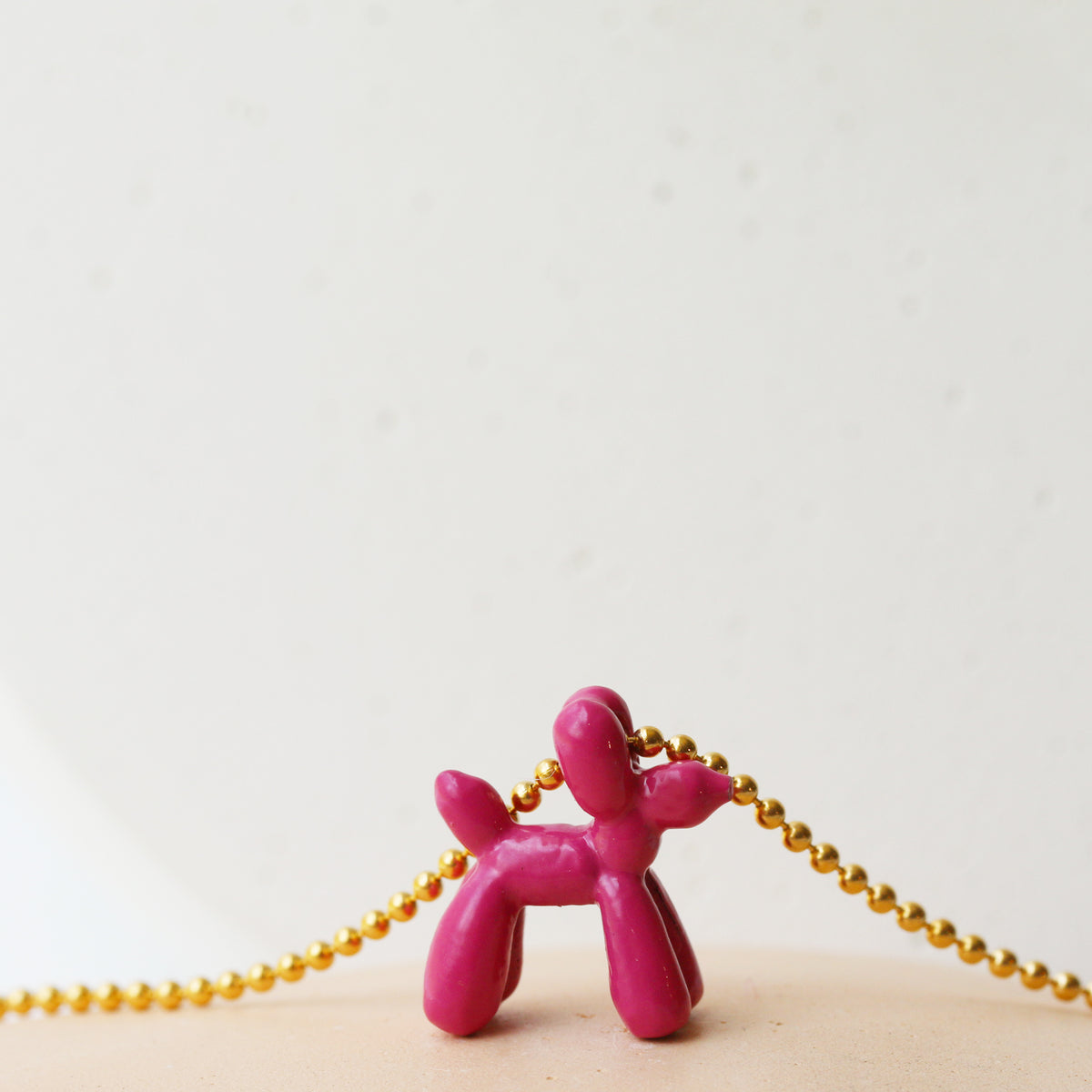 BALLOON DOG NECKLACE
