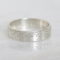 DIAMOND DUSTED GRAND RING