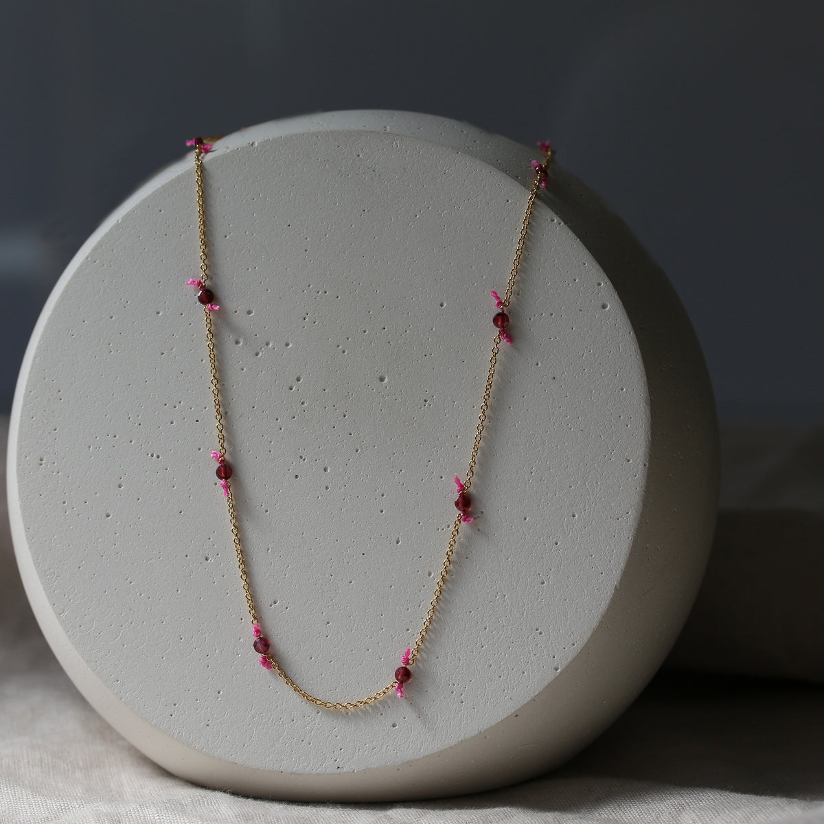 MULLED WINE BONBON GEMSTONE NECKLACE