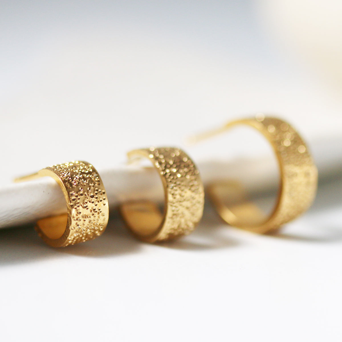 GRAND HUGGIE HOOPS | DIAMOND DUSTED