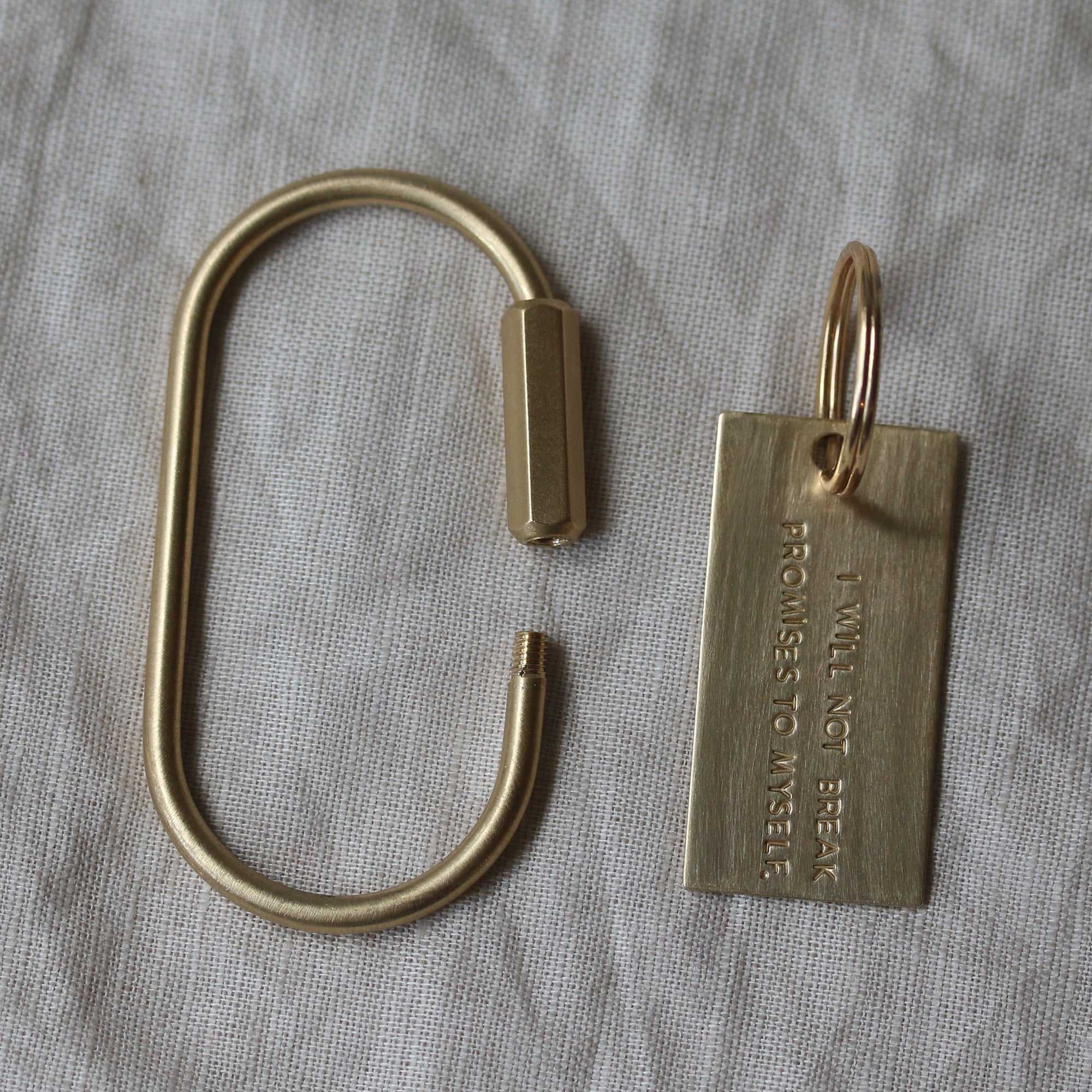 ✨ぴよ✨ブルガリ ケース サークルロゴ クリップ ゴールド金具 THE PHRASE KEYCHAIN | large – Christina Kober