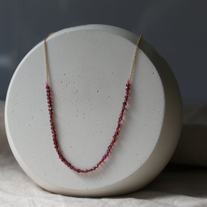 MULLED WINE BONBON GEMSTONE NECKLACE