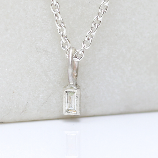 DIAMOND BAGUETTE NECKLACE